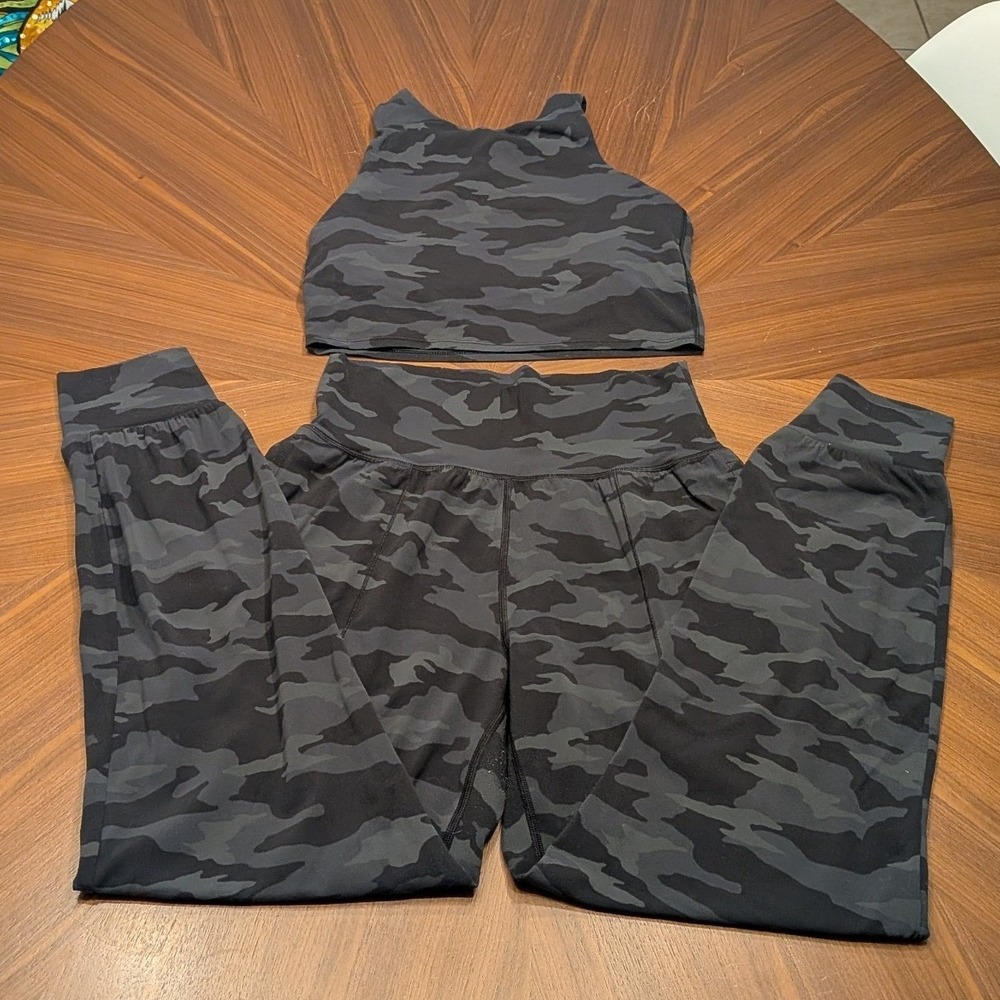 Athleta Joggers Crop Top Set Womens Gray Camo Good High Waist Pockets L